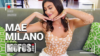 MOFOS - Mae Milano vaginája megkúrelva gondosan