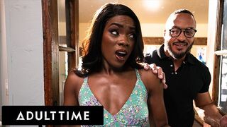 Unatkozó házaspár Ana Foxxx párnán szexel és megdugja szerető férje!