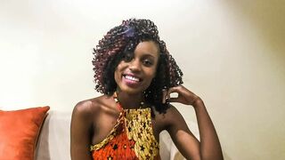 Mosolygós néger csinibaba pov castingon keményen megkúrelva